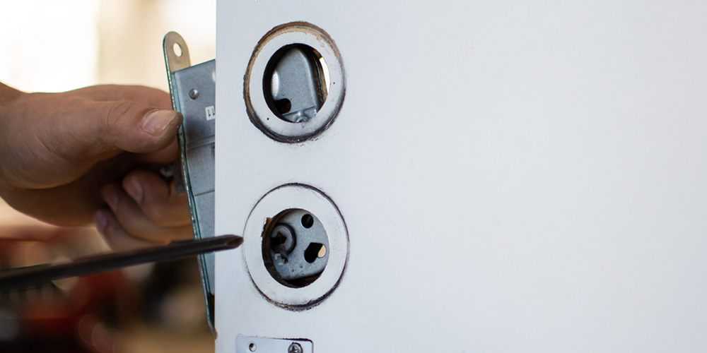 Choosing the Right Deadbolt Lock A Strategic Guide for Commercial Projects